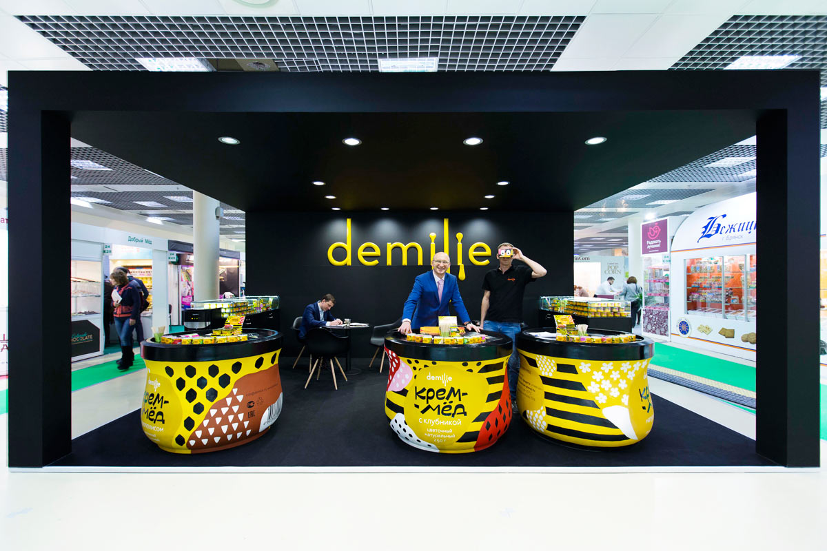 demilie architecture stand